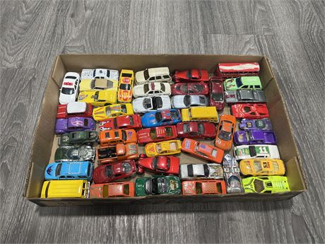 TRAY OF 45 SMALL DIECAST