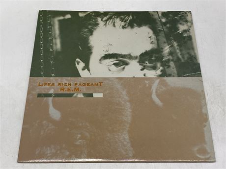 REM - LIFES RICH PAGEANT - W/ OG INNER SLEEVES NEAR MINT (NM)