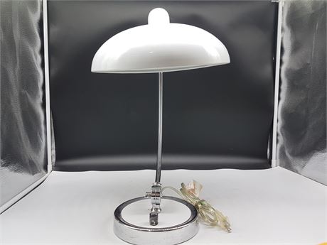 UFO STYLE TABLE LAMP 18"