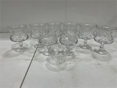 8 VINTAGE CUT CRYSTAL SHRIMP COCKTAIL CUPS (1 WITHOUT INSERT)