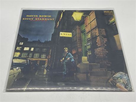SEALED OLD STOCK DAVID BOWIE - THE RISE AND DALL OF ZIGGY STARDUST