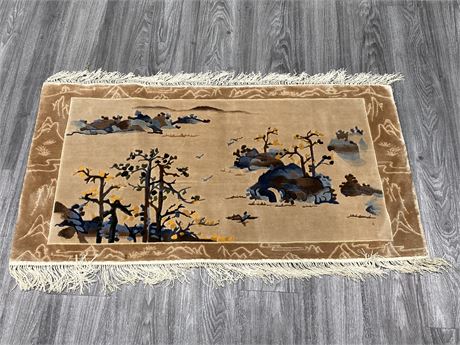100% SILK PILE HAND KNOTTED TAPESTRY (4ftx2ft)