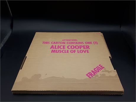 ALICE COOPER - MUSCLE OF LOVE - VERY GOOD CONDITION - VINYL