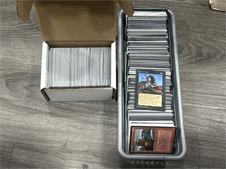 APPROX. 900+ 90’S MAGIC THE GATHERING CARDS