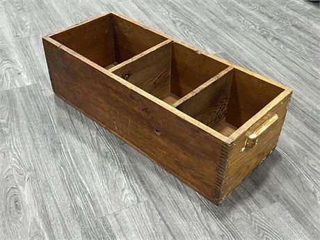 VINTAGE FINGER JOINTED WOODEN CRATE (35”x14”x10”)