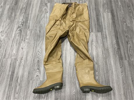 FISHING WADERS SIZE 12 - GOOD CONDITION