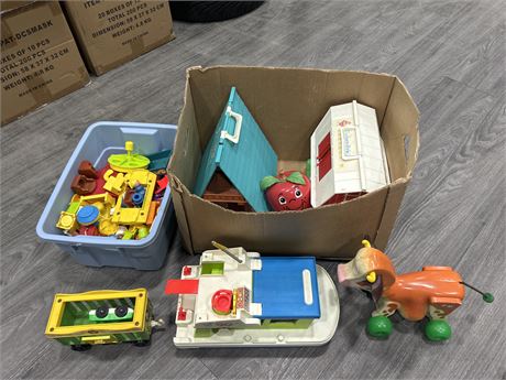 VINTAGE FISHER PRICE TOY LOT