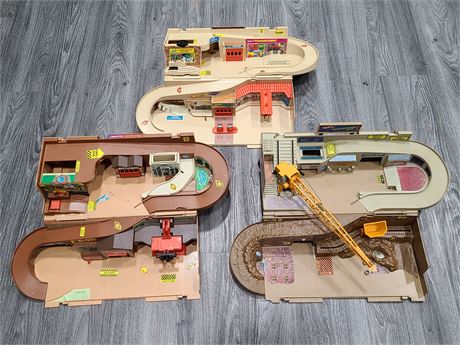 3 HOT WHEEL PLAY SETS FROM THE 70'S