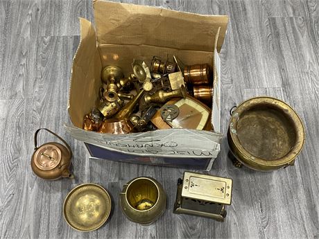 LARGE LOT OF BRASS / COPPER ITEMS