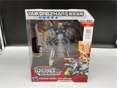 FACTORY SEALED NEW - TRANSFORMERS FIGURINE