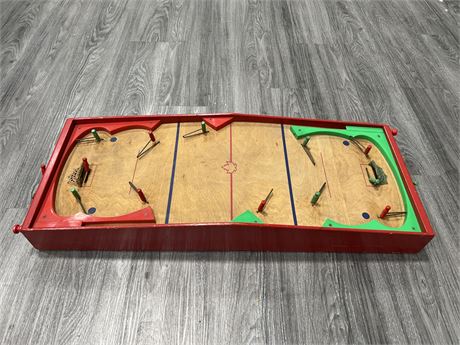 VINTAGE CANADIAN HOCKEY TABLE GAME - 35”x14”x5”