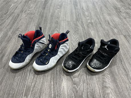 2 PAIRS OF KIDS BASKETBALL SHOES - SIZE 3Y