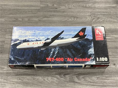 HUBBY CRAFT AIR CANADA 747-400 MODEL - 1:100 SCALE (COMPLETE)