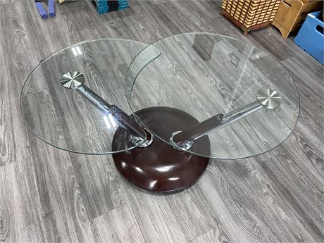 ADJUSTABLE HEAVY GLASS COFFEE TABLE (21” tall, 43”-24” wide)