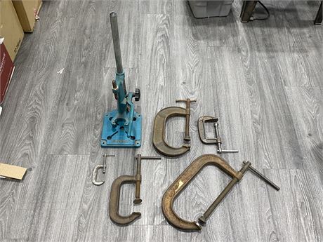 BLACK AND DECKER PRESS & 5 C CLAMPS