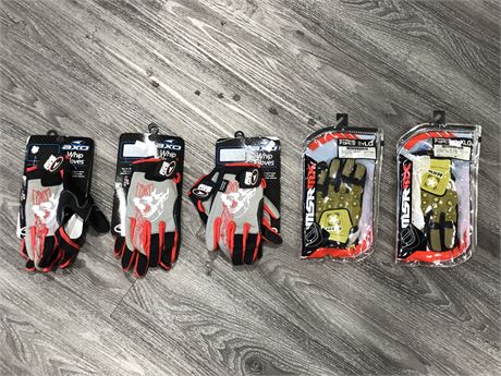 5 PAIRS OF MOTOCROSS GLOVES YOUTH M/L