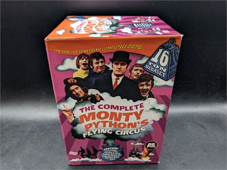 THE COMPLETE MONTY PYTHON FLYING CIRCUS - DVD - EXCELLENT CONDITION