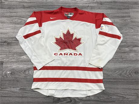 TEAM CANADA VANCOUVER 2010 JERSEY - SIZE M