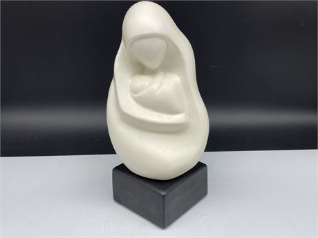 PORCELAIN SCULPTURE OF MOTHER & CHILD (11” TALL)