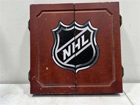 NHL THEMED DART BOARD W/DARTS (20”x20”)