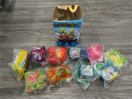 10 SUPER MARIO MCDONALDS COLLECTABLES IN PACKAGE