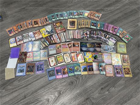 LOT OF ASSORTED COLLECTORS CARDS INCL: MAGIC, YU-GI-OH, DRAGON BALL, ETC W/