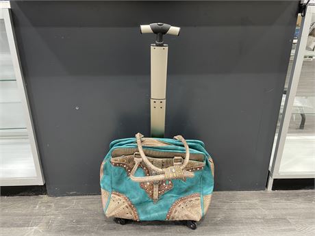 WESTERN THEMED BIGGEST PURSE ON WHEELS WITH HANDLE