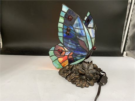 STAINED GLASS BUTTERFLY LAMP (9”)