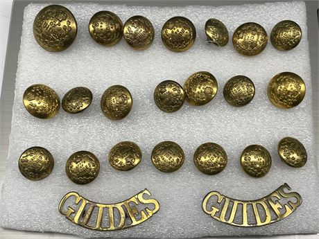CORPS OF GUIDES BRASS BUTTONS AND SHOLDER TITLE 1903-1929