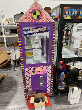 (NEW) CANDY CRANE - SMART INDUSTRIES (Comes with all accessories)