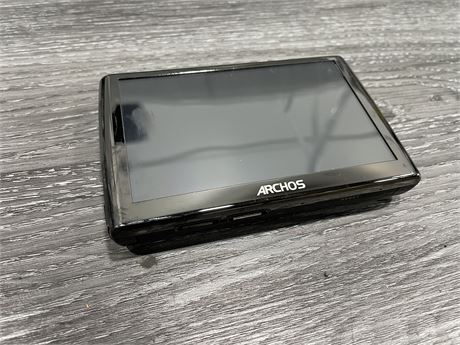 ARCHOS-5 DIGITAL MEDIA PLAYER WITH DOCKING STAND