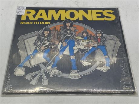 RARE 1978 PRESS RAMONES - ROAD TO RUN W/OG SHRINK & INNER SLEEVE - EXCELLENT (E)