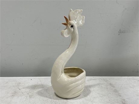 VINTAGE MADDUX POTTERY ROOSTER PLANTER MADE IN THE USA 519 (12”)