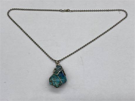 GREEN AND BROWN STONE PENDANT WITH CHAIN - CHAIN 18.5” LONG