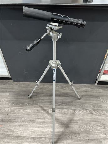 BUSHNELL ZOOM SPOTTING SCOPE ON TRIPOD - SPECS IN PHOTOS