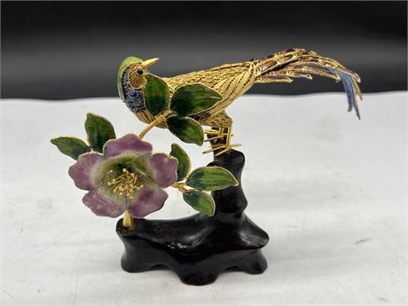 BEAUTIFUL CLOISONNÉ BIRD / FLOWER DISPLAY ON WOOD STAND (5” tall, 7” wide)