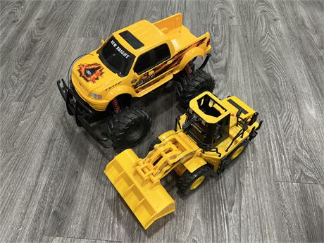 2 LARGE TOY CARS