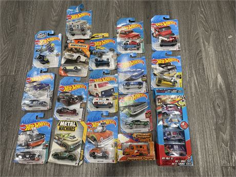 MATCHBOX CARS & HOT WHEELS IN PACKAGES