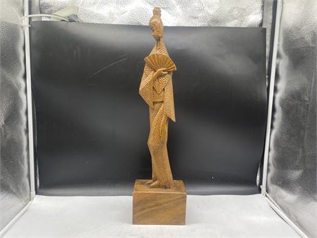LARGE CARVED ORIENTAL WOMAN FIGURE 25”