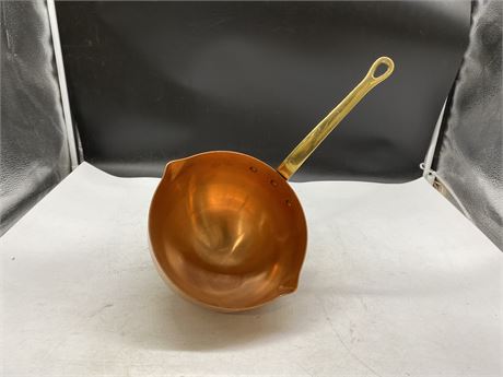 LARGE COPPER BRASS HANDLED FRENCH COOKING/POURING LADLE - 15” TALL 9” ACROSS