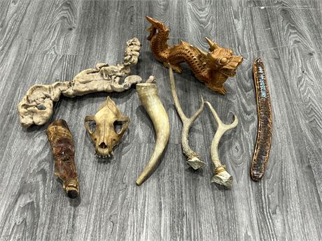 LOT OF MISC DECORATIONS - ANTLERS, HORN, ETC