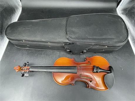 VIOLIN AND CASE (NO FIDDLE/NEEDS WORK)