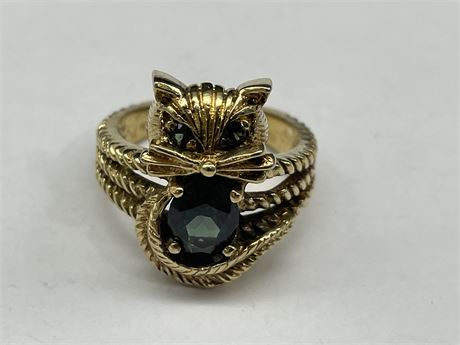 VINTAGE STERLING SILVER W / BLUE SAPPHIRE STONES CAT RING