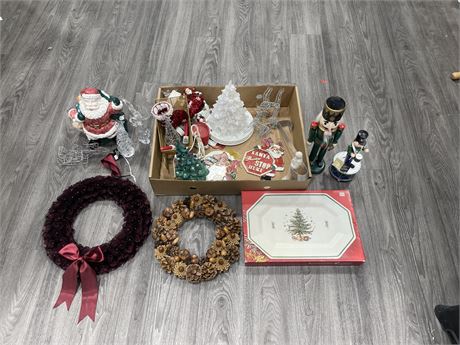 FLAT OF MISC CHRISTMAS DECORATIONS INCL: WREATHS, ORNAMENTS, NUTCRACKERS, ETC