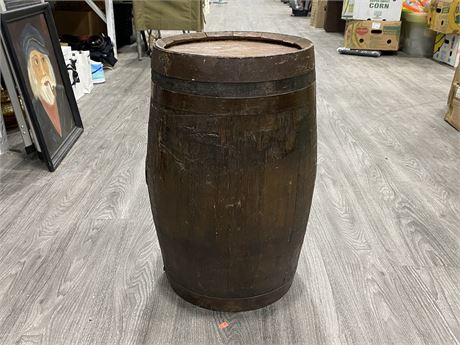 BEAUTIFUL 19TH CENTURY WHISKEY CASK BARREL EXCELLENT PATINA - 22.5” TALL
