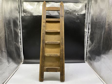 PICTURE FRAME LADDER (9”x14”x29”)