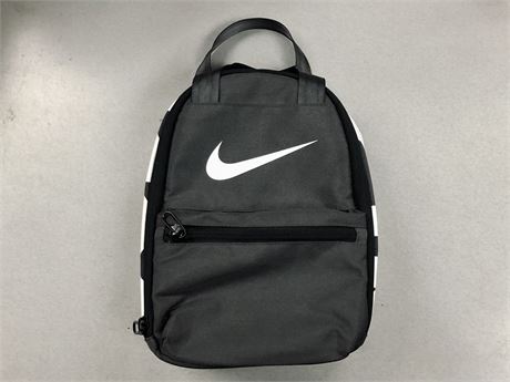 NEW NIKE LUNCH BAG