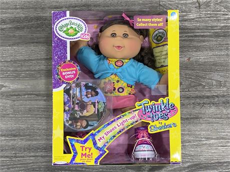 NEW CABBAGE PATCH KIDS W/ TWINKLE SHOES