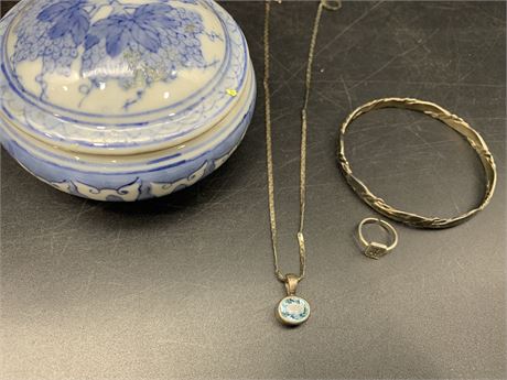 925 STERL SILVER NECKLACE, RING & BANGLE W/PORCELAIN CASE