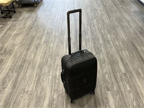 DELSEY SUITCASE (23” tall)
